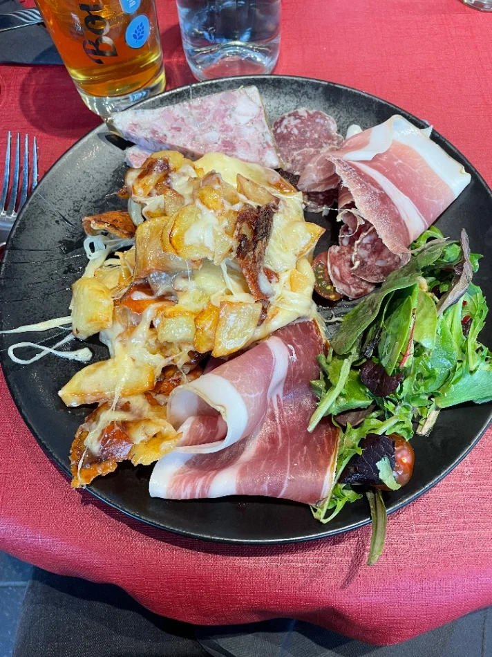 Truffade à Hôtel de l'Artière - Photo 1